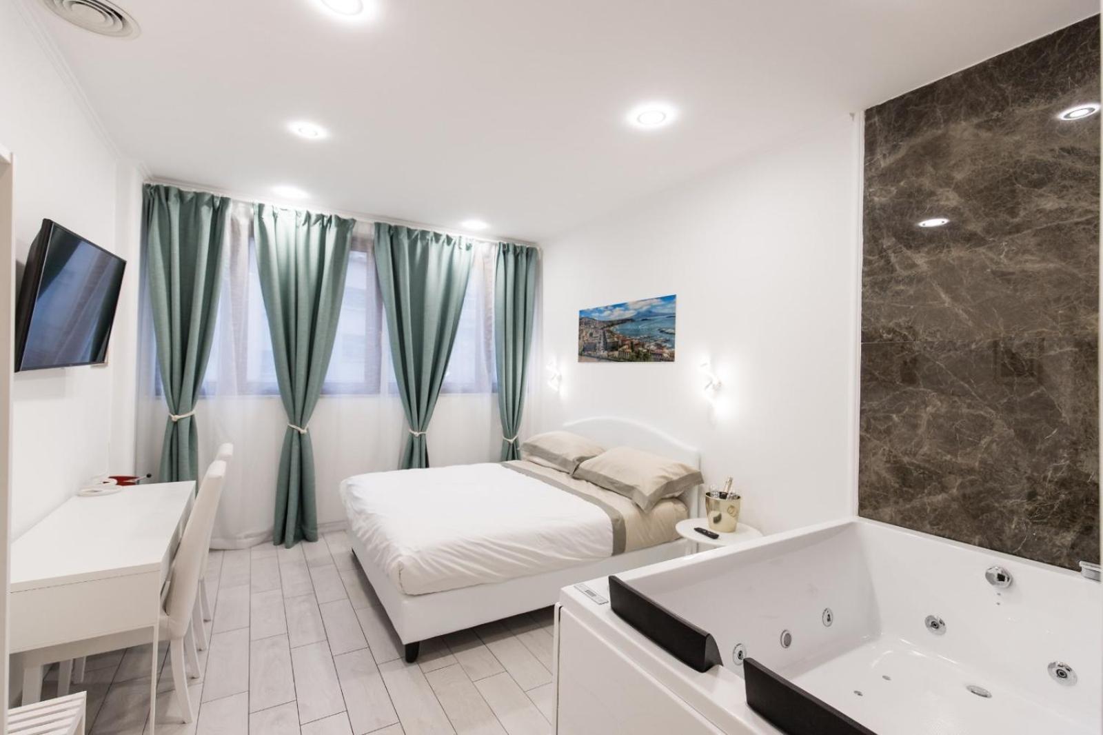Mergellina Amore E Fantasia Napoli Bagian luar foto